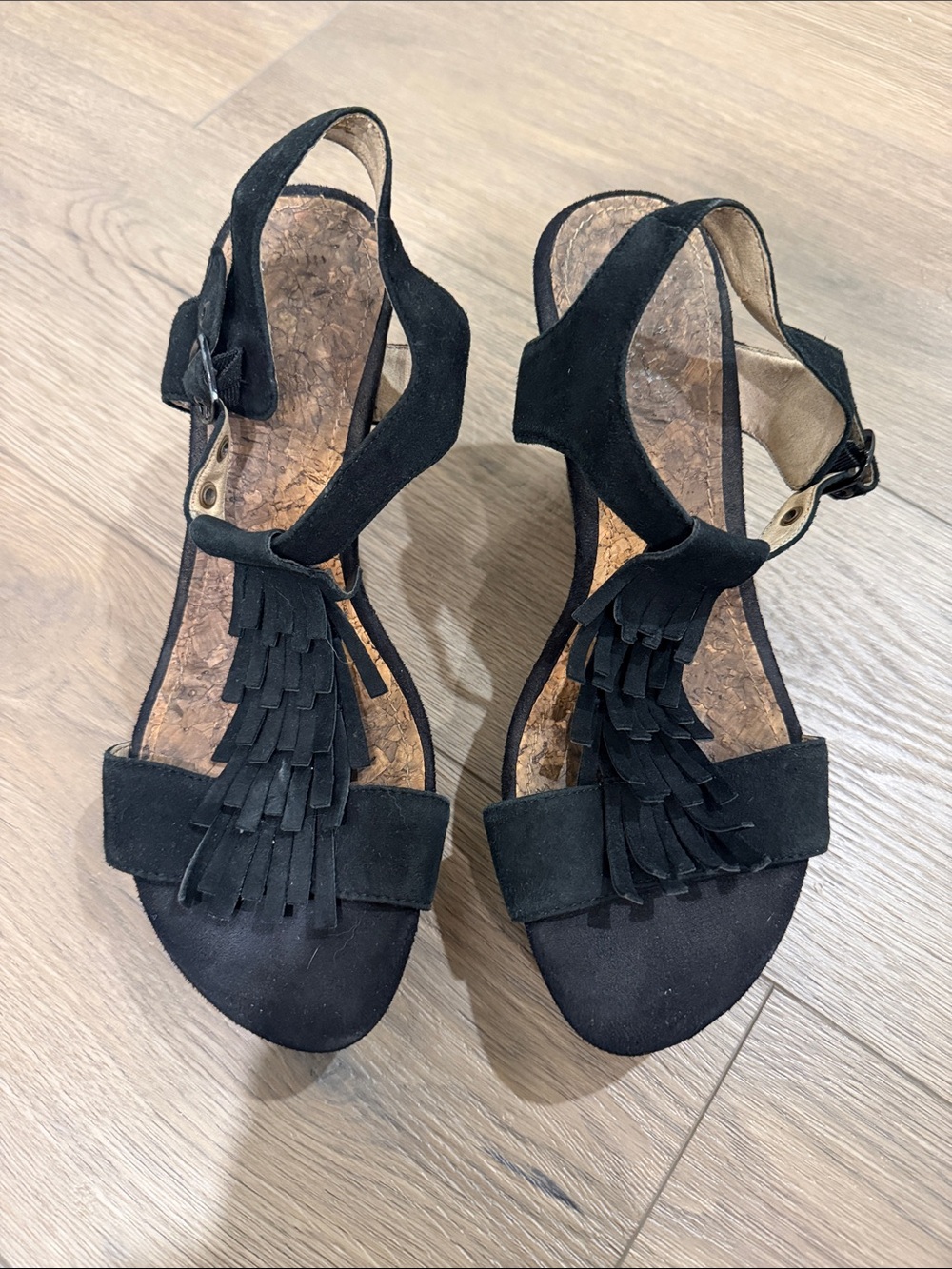 Kenneth Cole Reaction Black Suede Fringe Wedge Sandal